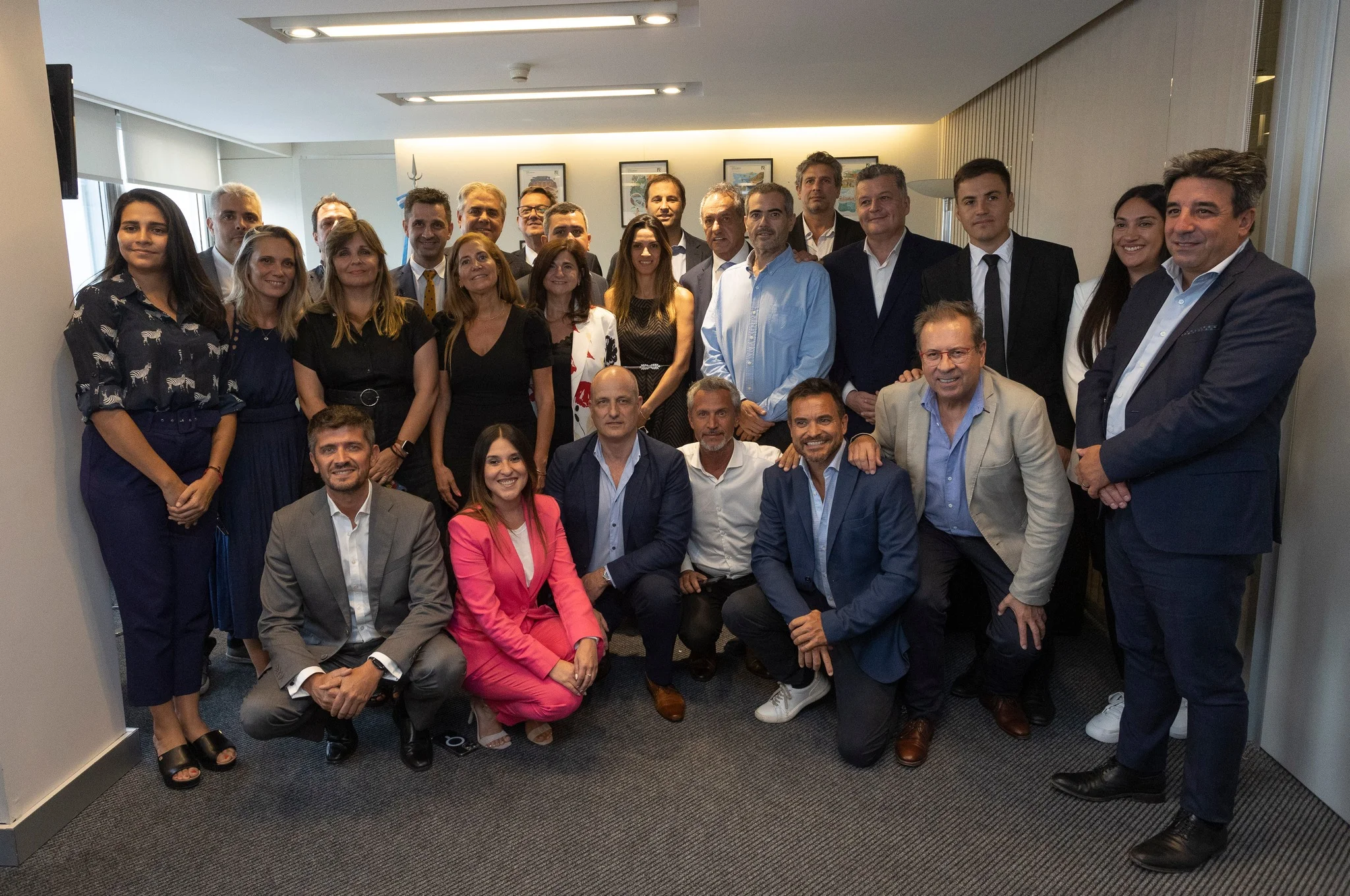 Primer encuentro. Las autoridades de Turismo de las 24 provincias estuvieron con el secretario de Turismo Ambiente y Deportes de la Nación, Daniel Scioli. Primer encuentro. Las autoridades de Turismo de las 24 provincias estuvieron con el secretario de Turismo Ambiente y Deportes de la Nación, Daniel Scioli.