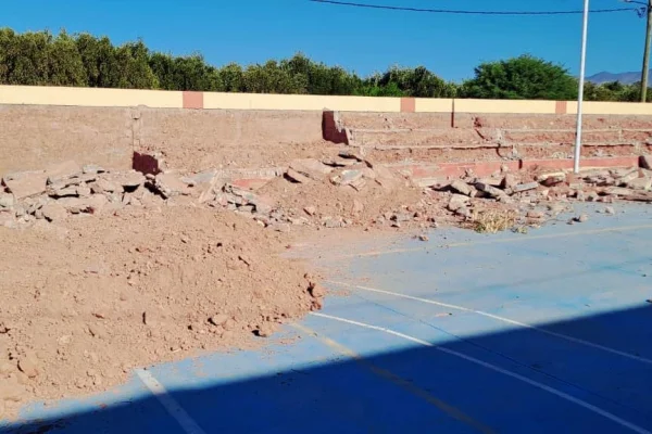 Avanzan obras en polideportivo de Villa Mazán