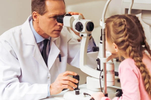 Vuelta a clases: Recomiendan realizar consultas oftalmológicas