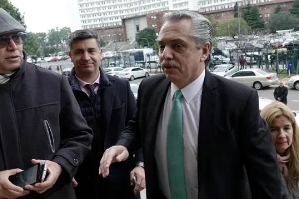 Una abogada denunció a Alberto Fernández por los seguros a los créditos de la ANSES