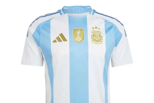 El nuevo modelo de camiseta que la selección argentina estrenará en marzo