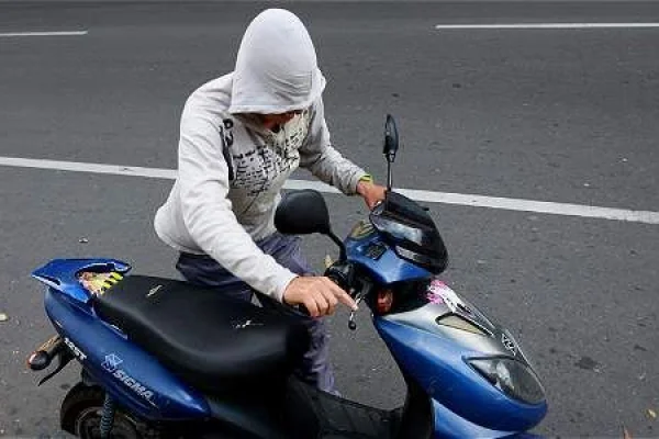 Un menor de 16 años robó una moto y una bicicleta en Barrio Mirador 1