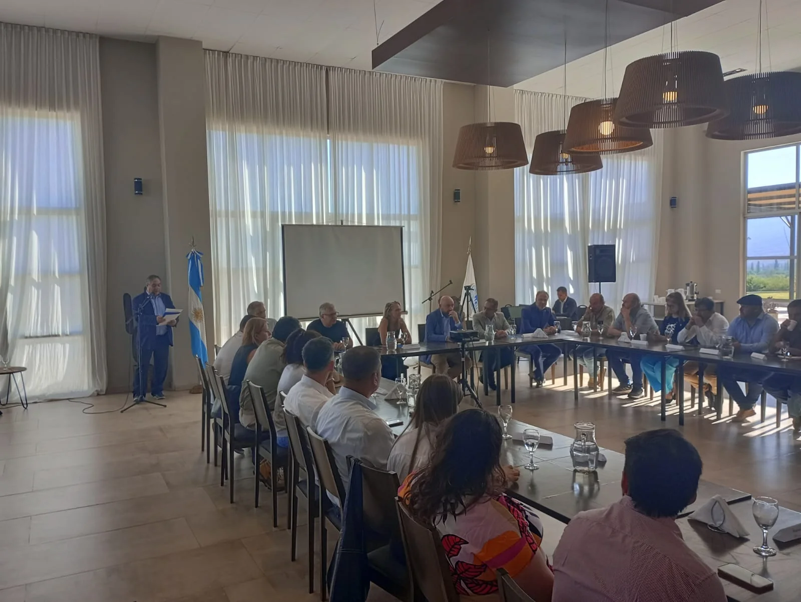 Los organizadores. Aeguraron que el Foro alcanzó “gran éxito” por la cantidad de participantes y por el nivel del debate. Los organizadores. Aeguraron que el Foro alcanzó “gran éxito” por la cantidad de participantes y por el nivel del debate.