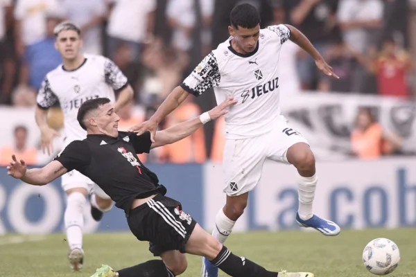 Independiente perdió con Deportivo Riestra y complicó su futuro en la Zona A del torneo