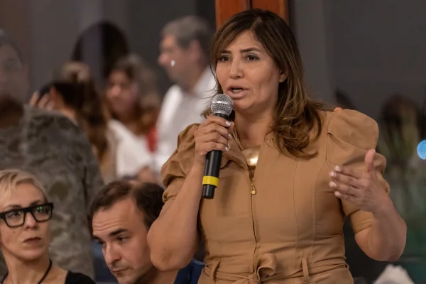 Claudia Ortiz aseguró que APOS garantiza la cobertura de cirugías bariátricas