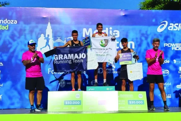 Dos riojanos en el podio en la Media Maratón de Mendoza