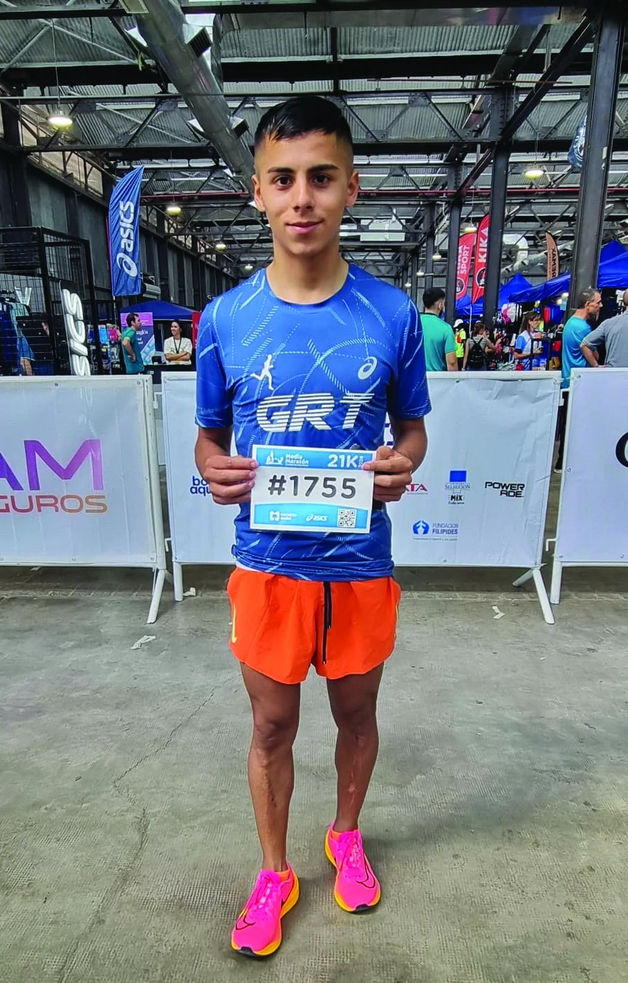 Leo Barrera fue sexto en la general de los 21k y segundo en su categoría. Leo Barrera fue sexto en la general de los 21k y segundo en su categoría.