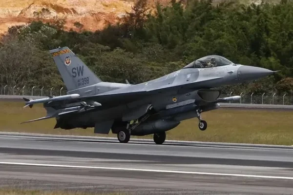 El Gobierno Nacional avanzó con la compra de los aviones de guerra F-16