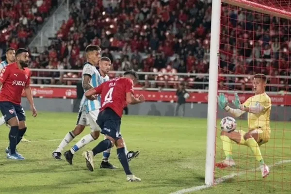 Independiente jugó muy mal, rescató un empate y complicó su clasificación