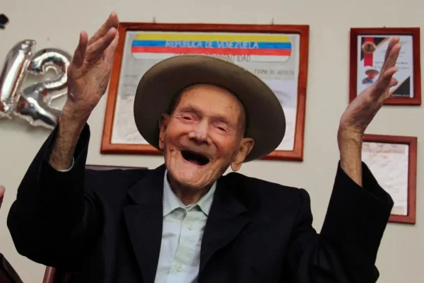 Murió a los 114 años el hombre más longevo del mundo: los secretos de su larga vida