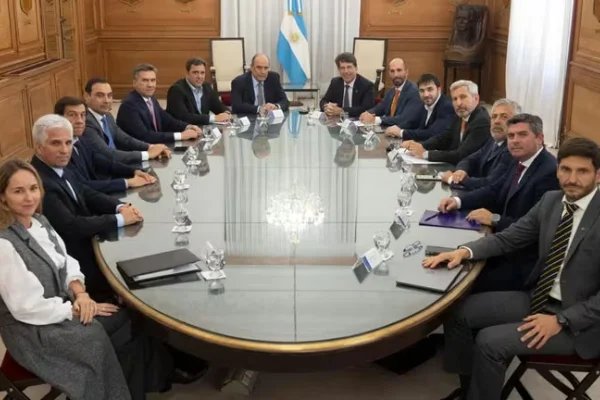 La reunión de los gobernadores de Juntos por el Cambio con Posse y Francos fue breve y siguen las diferencias