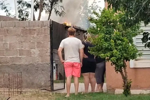 Una familia pierde todo tras incendiarse su casa