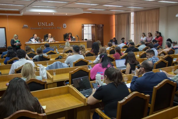 Ratifican la intervención a la obra social de UNLaR
