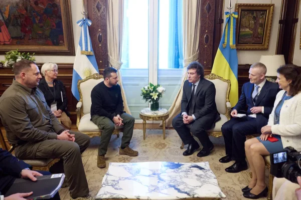 Milei planea reunirse con Zelenski en junio y analiza enviar ayuda militar a Ucrania