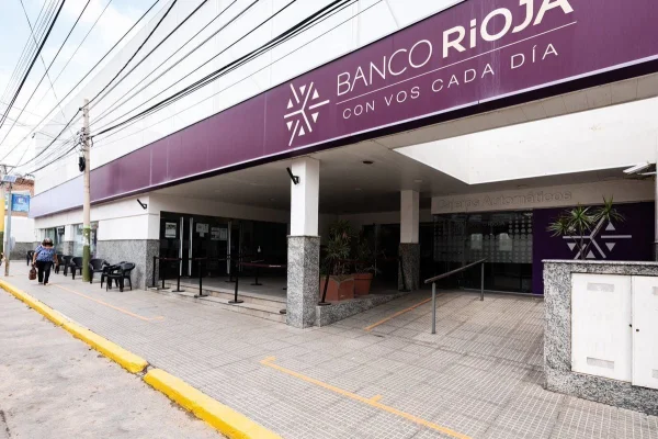 Banco Rioja comunicó inconvenientes técnicos en operaciones bancarias