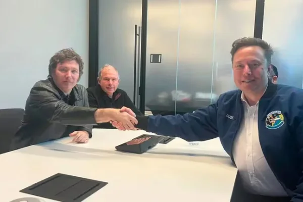Javier Milei se reunió con Elon Musk y recorrió Tesla
