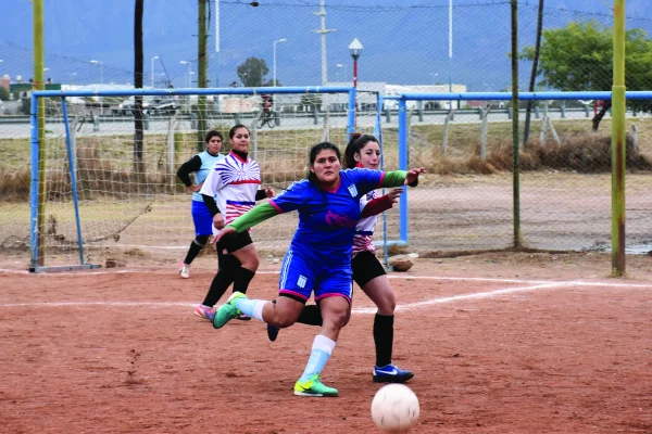 Arranca el Torneo Femenino del Municipio “Copa Victoria Romero”