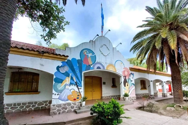 La escuela municipal de arte reabre sus puertas tras una importante remodelación