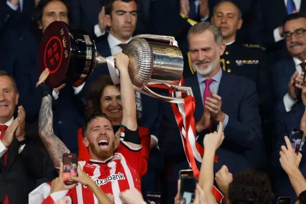 Una figura internacional dejará su club tras 15 años y sueña con jugar en River Plate