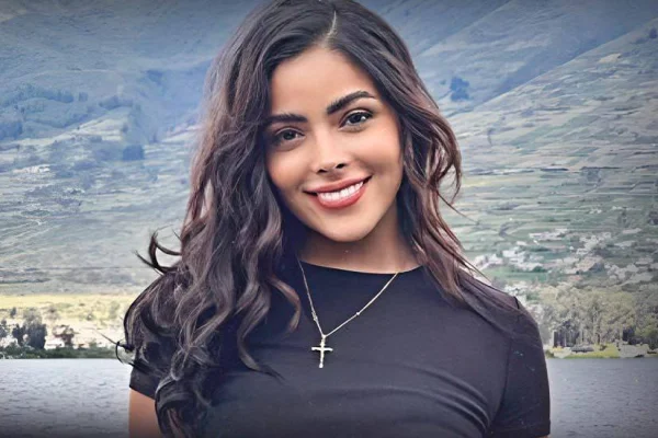 Asesinaron a balazos a una reina de belleza de Ecuador en un restaurante a plena luz del día