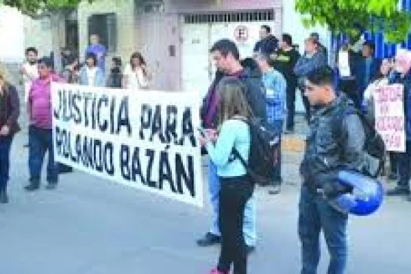 Comenzó el juicio por la muerte de Rolando Bazán
