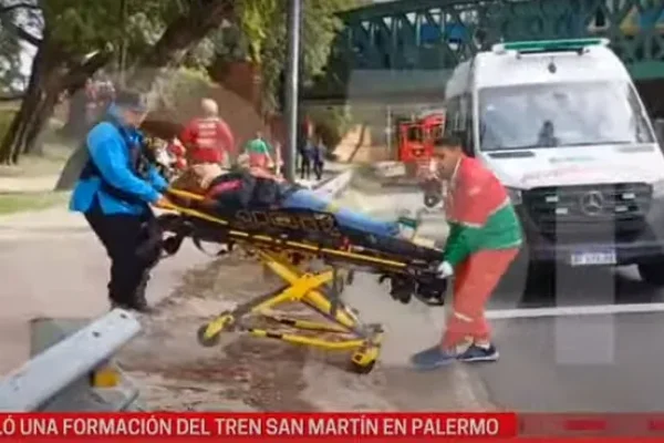 Choque y descarrilamiento de trenes en Palermo: hay al menos 50 heridos