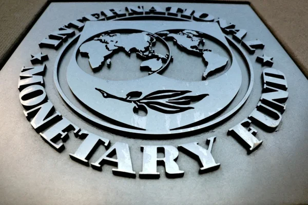 El FMI respaldó las medidas de Caputo y Bausili