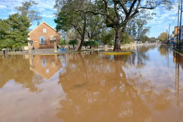 Más de 500 evacuados en Concordia por la crecida del Río Uruguay y la ciudad sigue bajo alerta