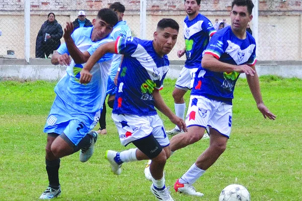 Vélez Sarsfield juega frente a Independiente