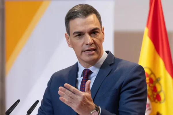 Pedro Sánchez tensó la relación con Milei y repudió su visita a España