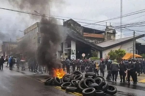 Misiones: se reanudó el diálogo en medio de la protesta de la Policía
