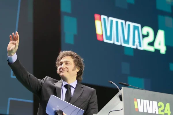 Javier Milei habló en la cumbre de Vox y lanzó duras críticas al presidente español