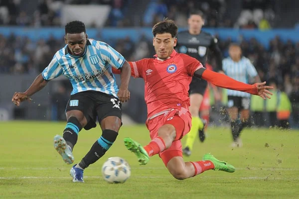 Racing se lució y fue puro gol contra Argentinos en Avellaneda