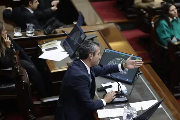 Diputados: la oposición rechazó una resolución del oficialismo repudiar al presidente español Pedro Sánchez