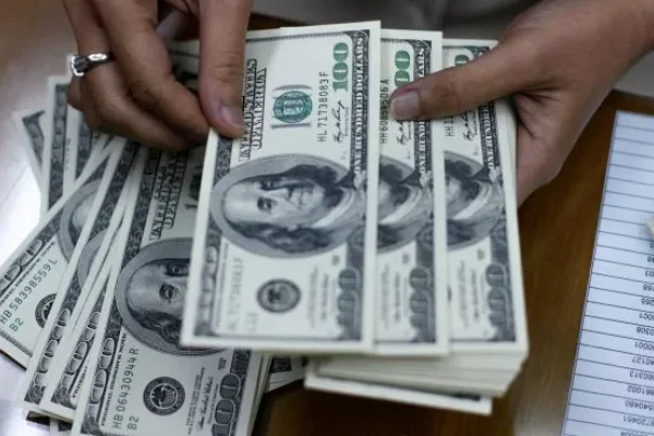 Dólar hoy en vivo: todas las cotizaciones paralelas se acomodaron arriba de $1.200 y el dólar libre marcó un nuevo récord