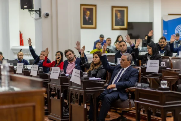 Diputados repudiaron cierre y despidos de Correo Argentino