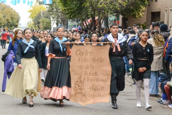 Día Patrio: Más de 900 bailarines danzaron el Pericón Nacional