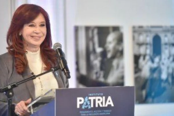 Cristina Kirchner cruzó a Javier Milei: 