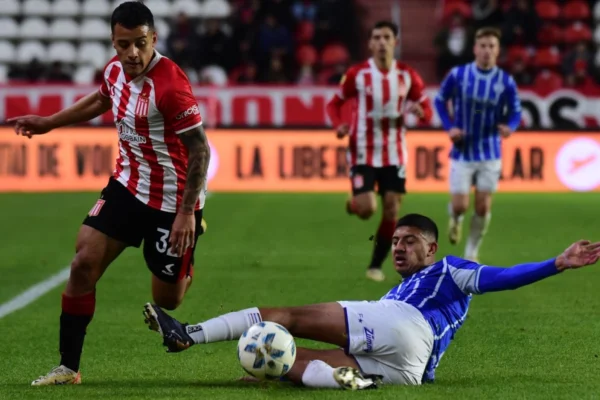 Estudiantes rescató un empate sobre el final ante Godoy Cruz