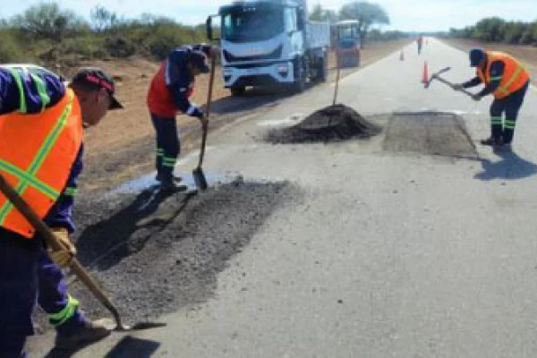 Vialidad Nacional realiza tareas de mantenimiento en RN79