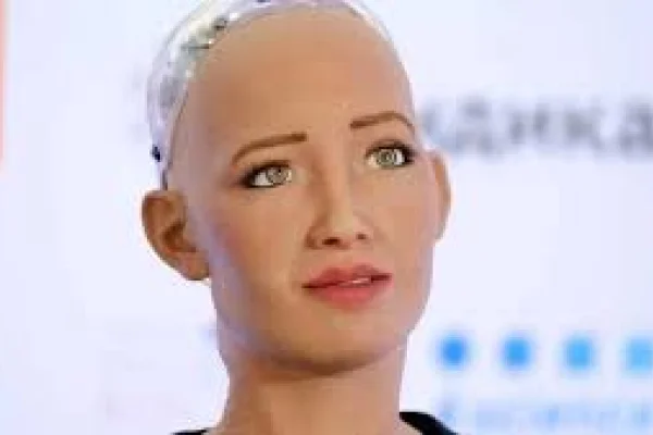 El transhumanismo en  la ONU con un robot