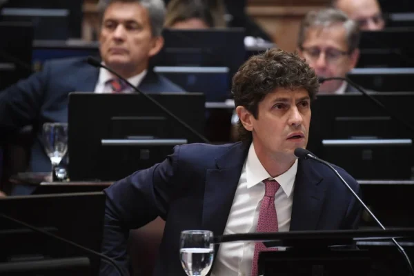 Martín Lousteau votará en contra de la Ley Bases impulsada por el Gobierno
