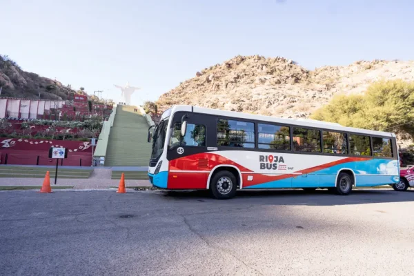 Rioja Bus suspende su servicio en Chilecito por el fuerte viento zonda