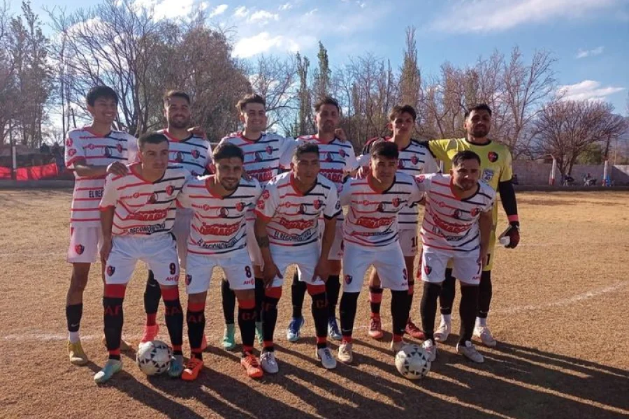 Facundo goleó a Independiente.