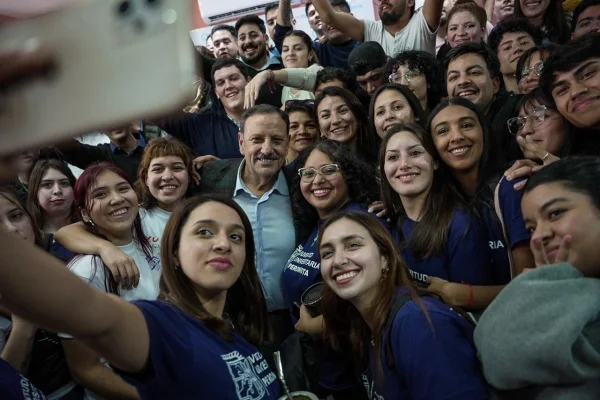 Quintela convocó a los jóvenes a “ser protagonistas”