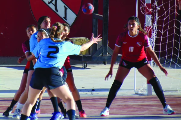 Handball Femenino y Ciclismo Recreativo para el feriado del viernes
