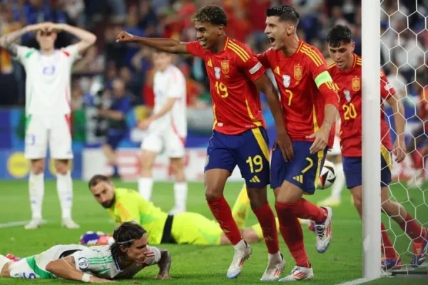 España venció a Italia y se metió en octavos de final de la Eurocopa