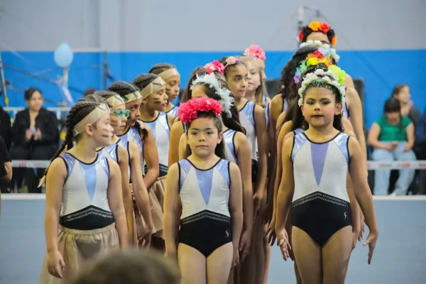 La gimnasia artística se sumó a los festejos por la DARD