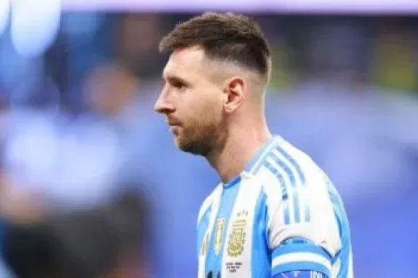 Messi tiene una molestia pero jugaría con Perú