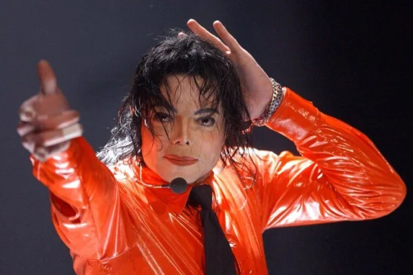 Revelan que al momento de su muerte Michael Jackson debía U$D 500 millones